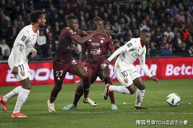 苏群建议重新启用王哲林：他打亚洲球队是一绝